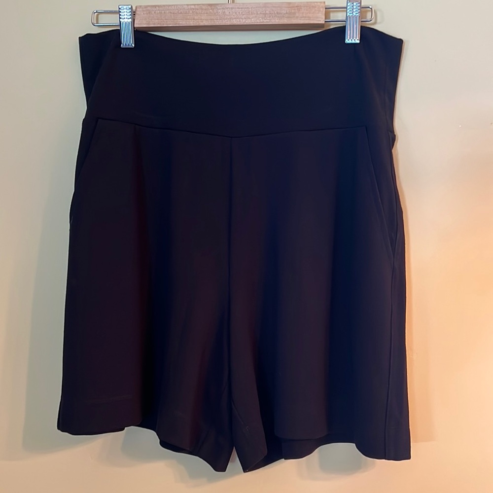 Very comfortable CAbi Chance shorts. Spring 2022
